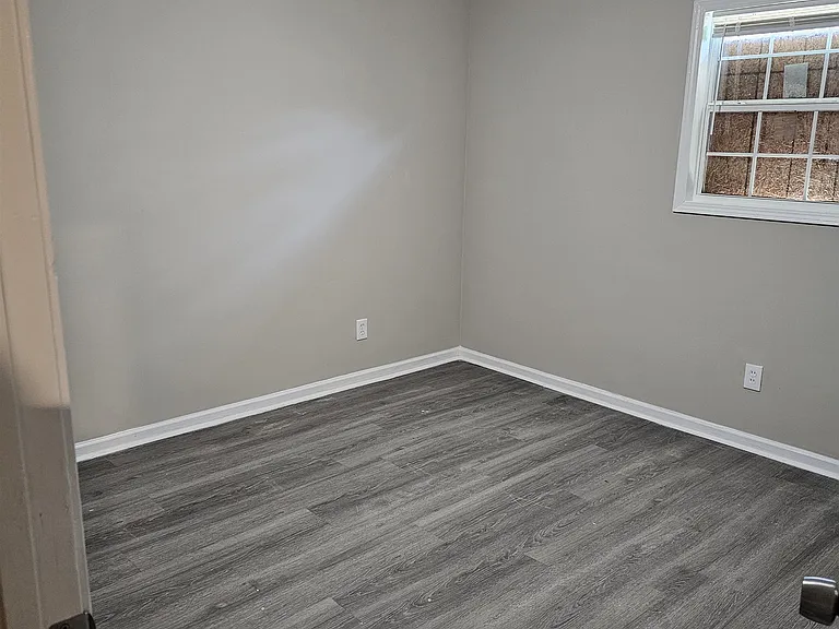 4746 Hodge Rd — Photo 11