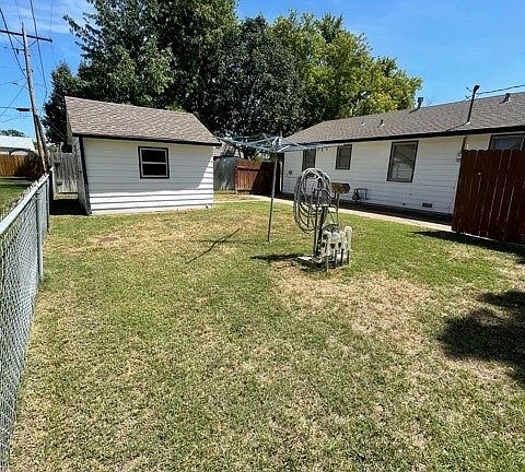 4th image of 1416 Ponca Ave