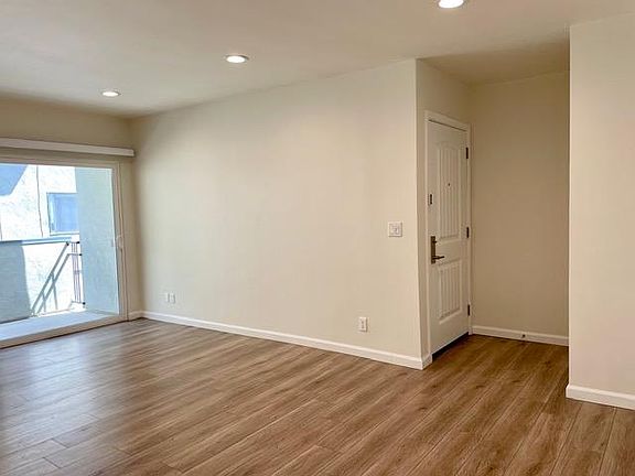 4th image of 1612 S Bundy Dr #5