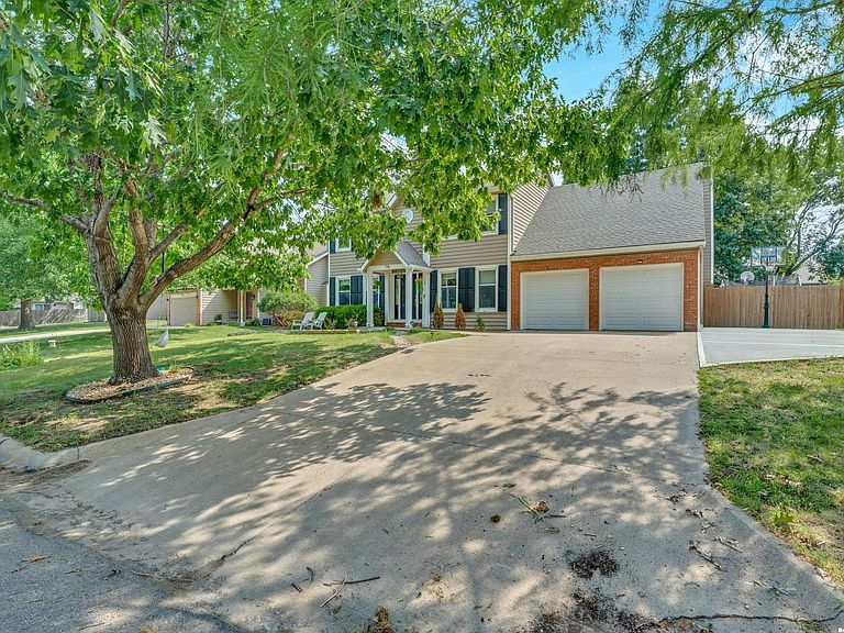 Listing photo 2