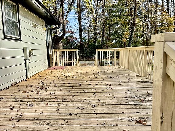 4th image of 3425 Derby Pl