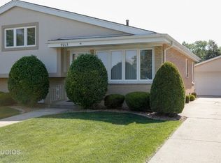 9813 S Mason Ave, Oak Lawn, IL 60453
