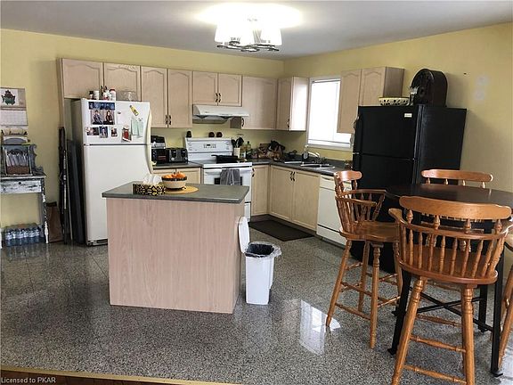 5th image of 2225 Lorraine Dr