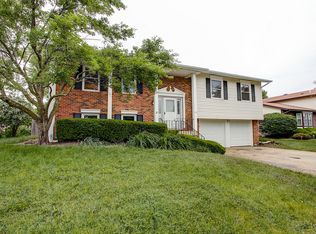 313 Armstrong Dr, Buffalo Grove, IL 60089