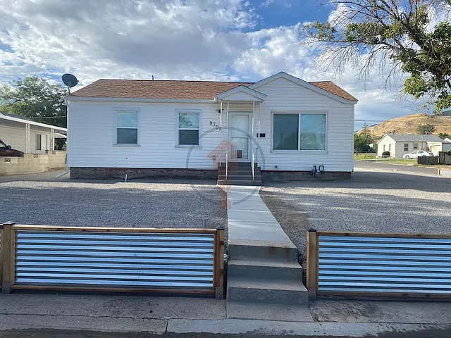 3150 W Duplex — Photo 2