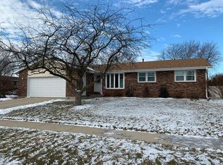 915 Flamingo Ln, Bradley, IL 60915