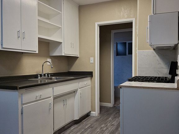 4th image of 808 Grand Ave