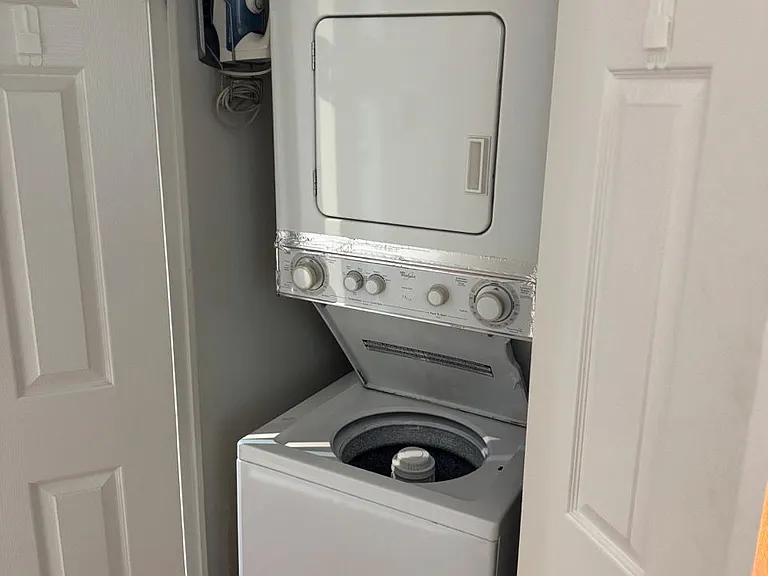 55 Bloor St E #702 — Photo 7