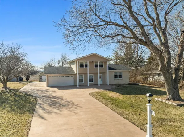 25352 N 1750 East Rd E, Hudson, IL 61748