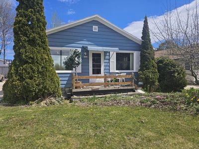 1621 Johnston DRIVE, Manitowoc, WI, 54220