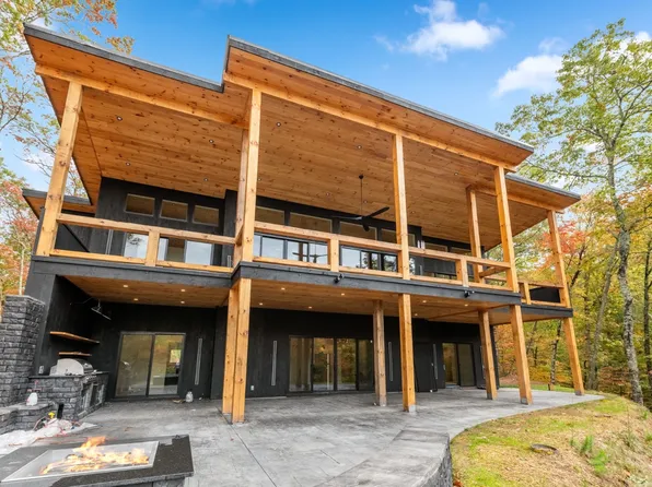 11 Park Glen Ln, Mineral Bluff, GA 30559