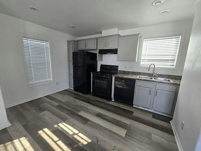2 bed, 2.0 bath, 800 sqft, $1,556 — Photo 3