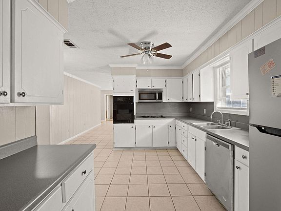 3rd image of 313 Ridge Row