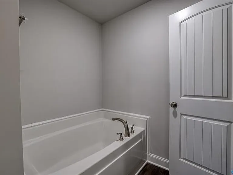 226 Abercorn Dr — Photo 11
