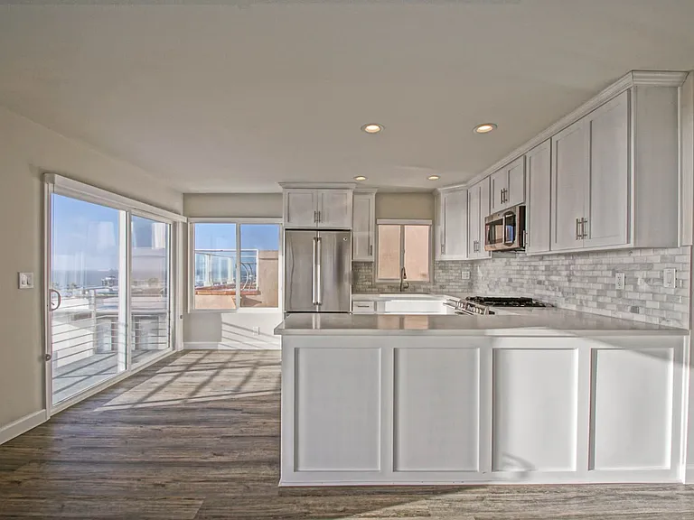 307 Bayview Dr — Photo 8