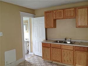 4th image of 505 S Holmes Ave