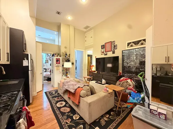 53 S 11th St #6E, Brooklyn, NY 11249