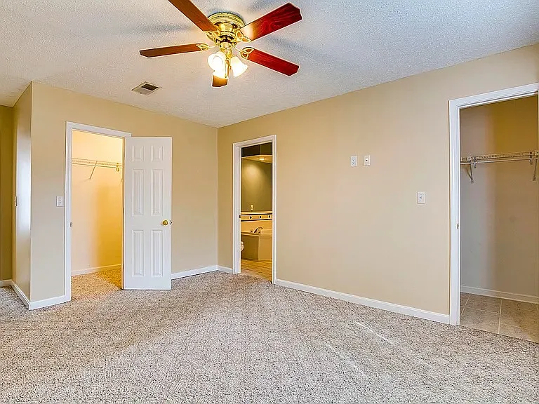 6004 Count Turf Dr — Photo 2