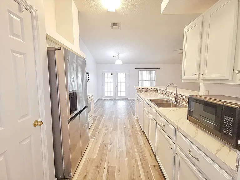 2107 E Willesdon Dr — Photo 5