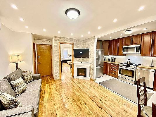 1st image of 422 Greene Ave #1