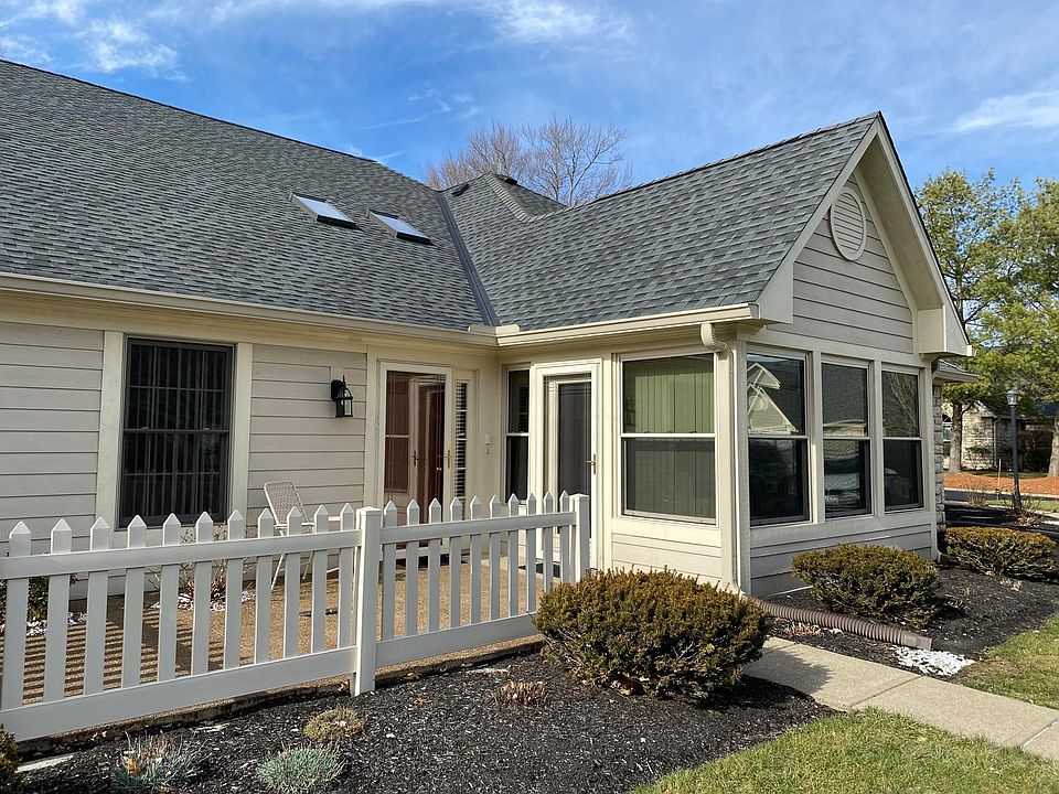 1st image of 110 Stonington Pl