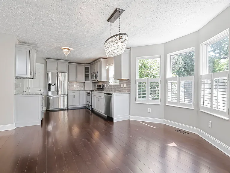 4392 Greensbury Dr — Photo 20