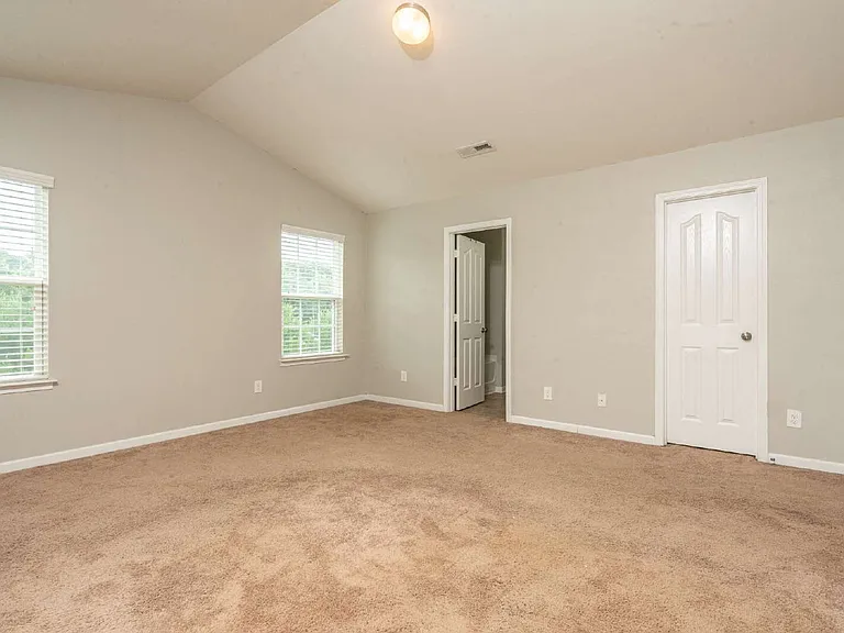 326 Azalea Dr — Photo 5