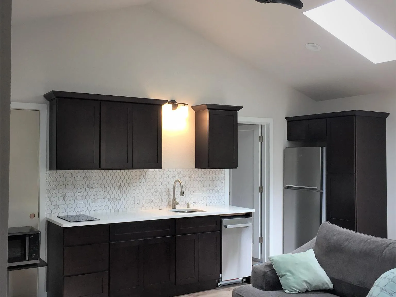 6105 NE 74th St — Photo 1