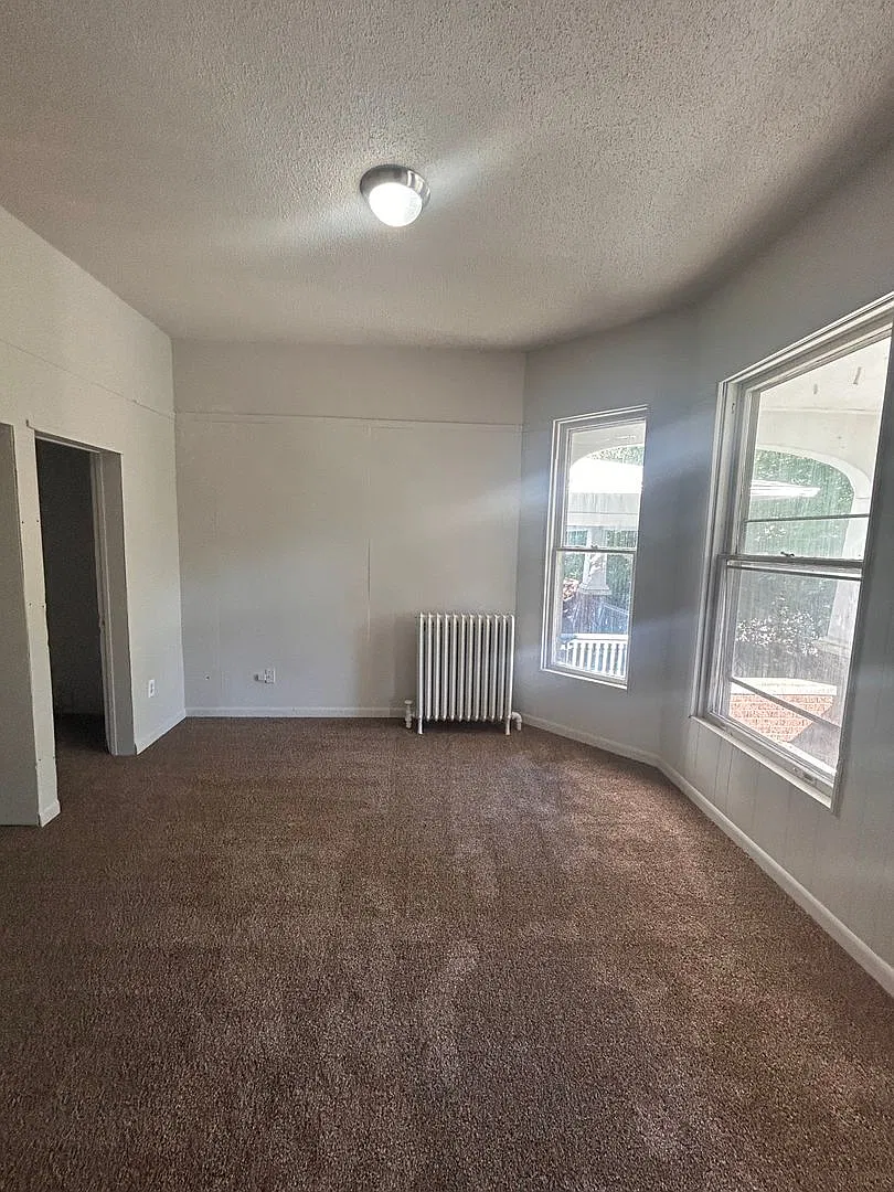 938 Lincoln Ave — Photo 3