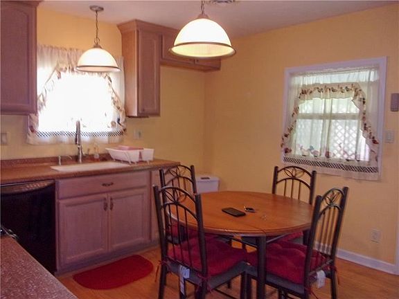 5th image of 1047 Aetna Dr