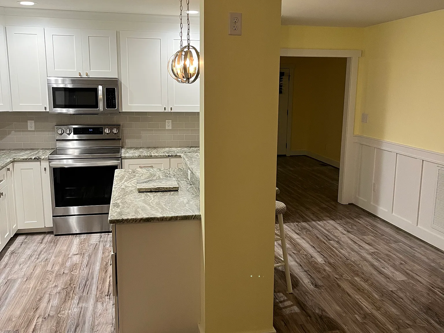 3 bed, 2.5 bath, 1800 sqft, $2,500 — Photo 4