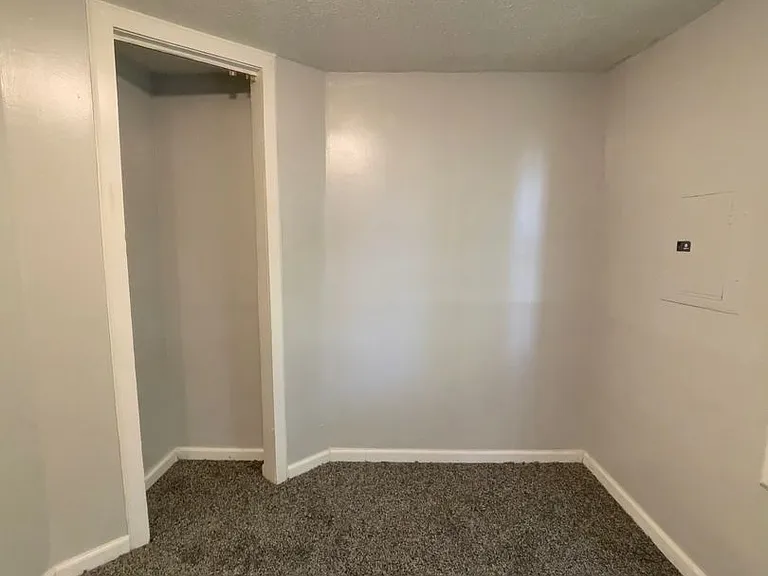1521 & 1521 1/2 E Kirby Ave (AARC Management, LLC) — Photo 6