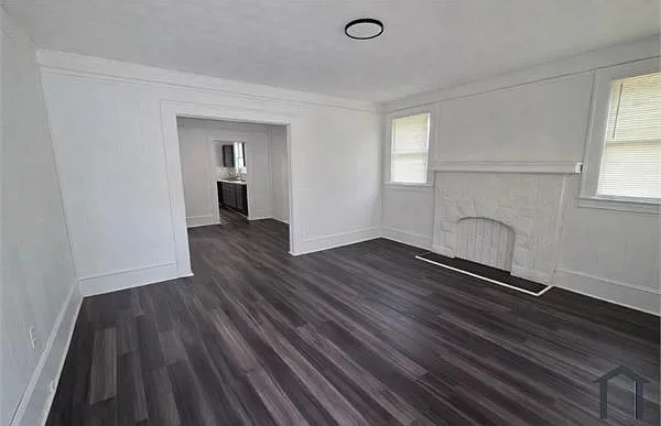 3 bed, 2973 sqft, $1,875 — Photo 2