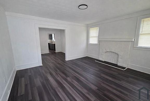 2nd image of 2973 Myra St
