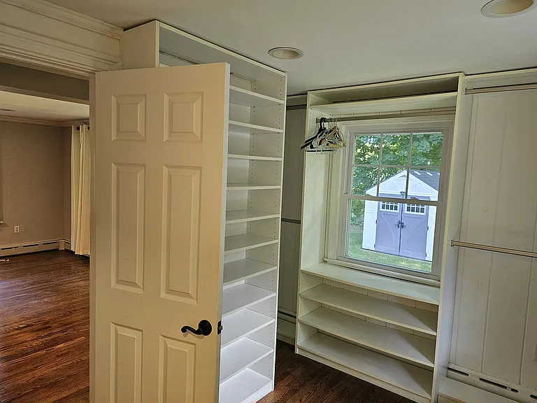 Main Level - Master Bedroom's closet