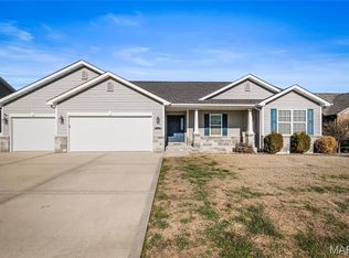1420 Winchester Grove Ct, O Fallon, IL 62269