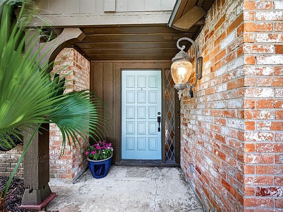 3rd image of 4114 Willow Hill Dr