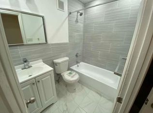 26-22 9th St #3R, Astoria, NY 11102