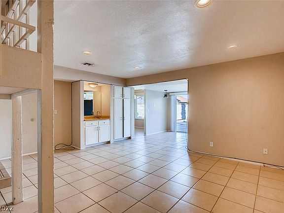 5th image of 2204 Alia Ct