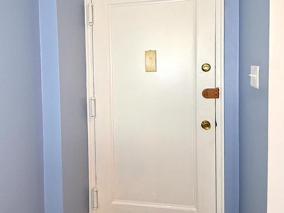 Entry foyer for Unit 302