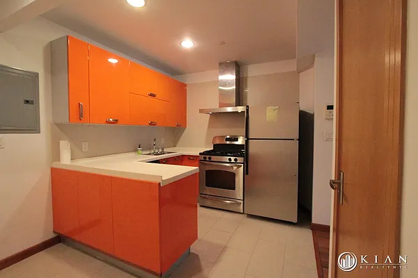 Rented by Kian Realty | media 10