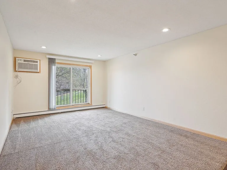 Park Place Apartments in Burnsville — Photo 8