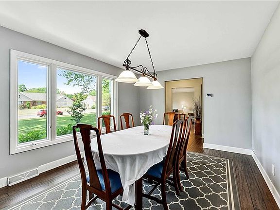 5th image of 23285 Maybelle Dr