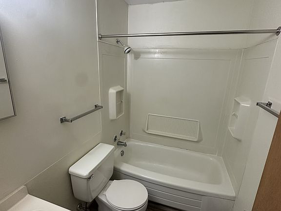 5th image of 2119 4th Ave SE #8