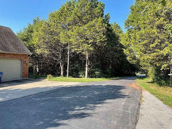 5th image of 330 River Rock Rd