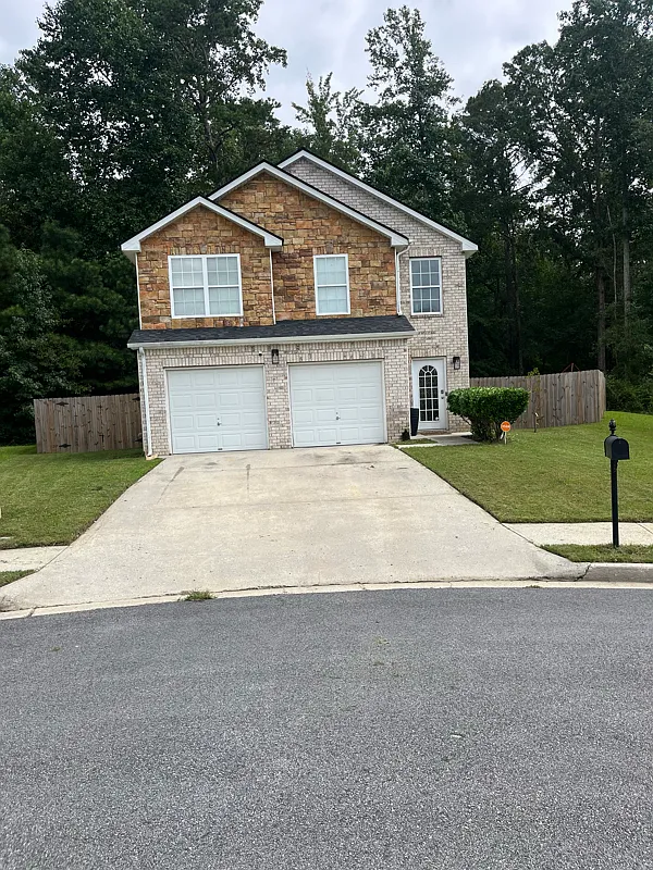 3 bed, 2.5 bath, 1814 sqft, $2,100 — Photo 1