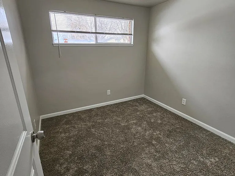2402 W Lemhi St — Photo 12