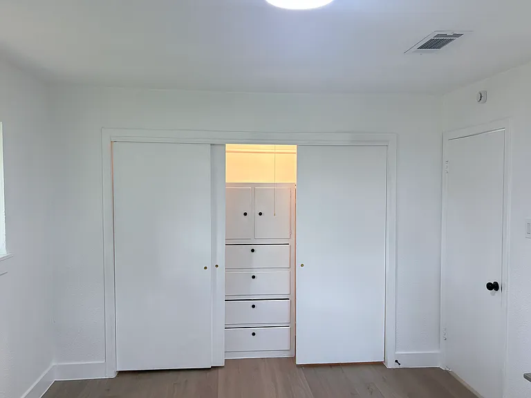 704 Fleetwood St — Photo 23