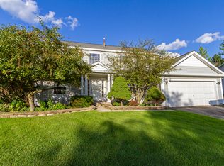 12 Jonquil Ct, Streamwood, IL
