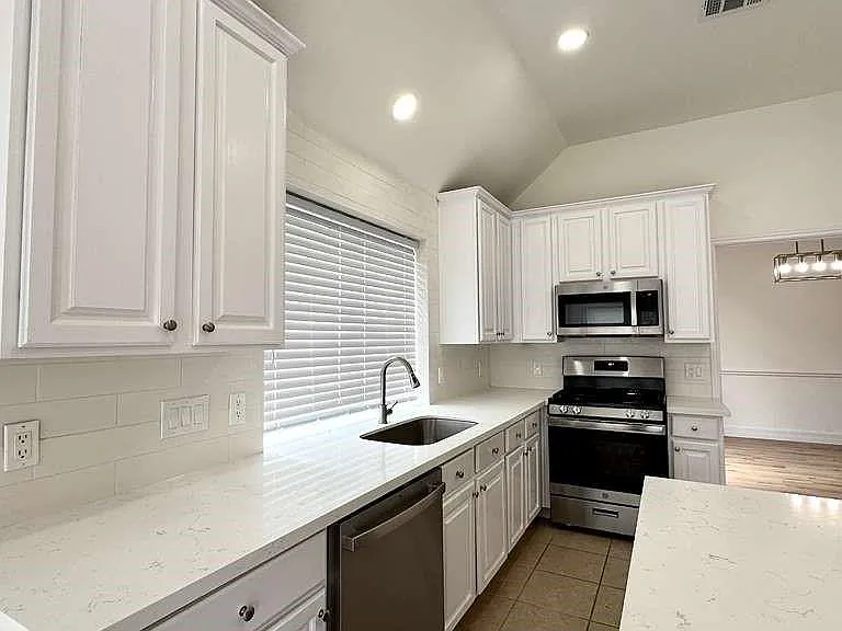 7510 Golden Thistle Ln — Photo 26